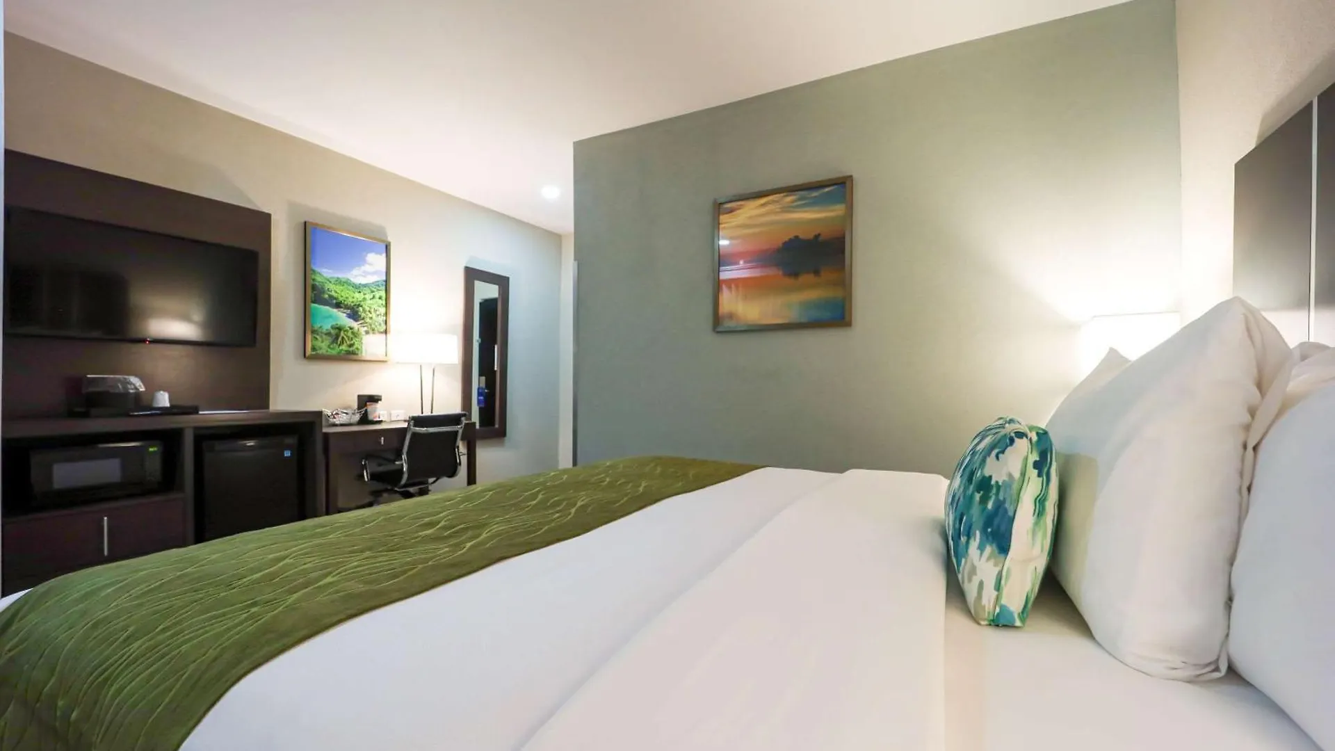 Hotel Comfort Inn & Suites Tobago Signal Hill